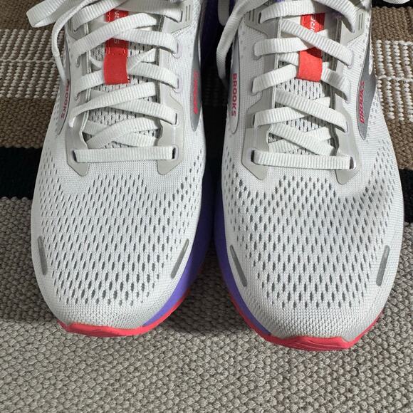 Brooks Sneaker Women 9B Med Adrenaline GTS 22 White Purple Running Walking Gym - Picture 3 of 13